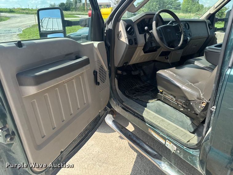 image for item FB5761 2009 Ford F450 Super Duty dump truck