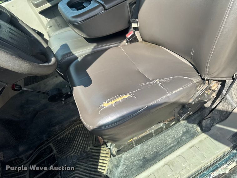 image for item FB5761 2009 Ford F450 Super Duty dump truck