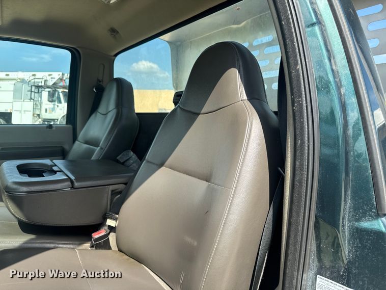 image for item FB5761 2009 Ford F450 Super Duty dump truck