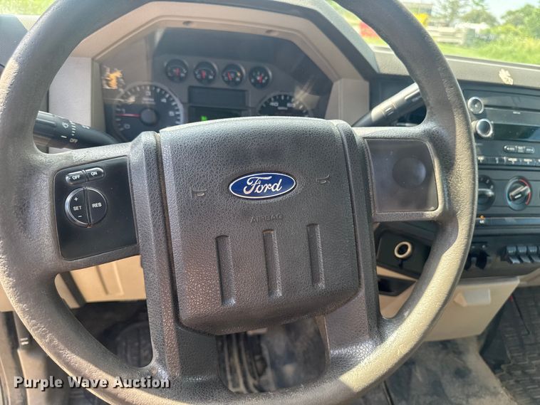 image for item FB5761 2009 Ford F450 Super Duty dump truck