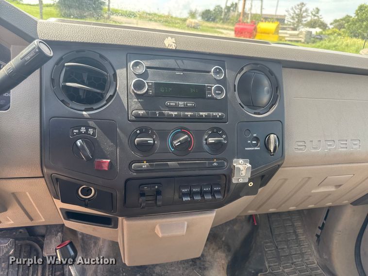 image for item FB5761 2009 Ford F450 Super Duty dump truck