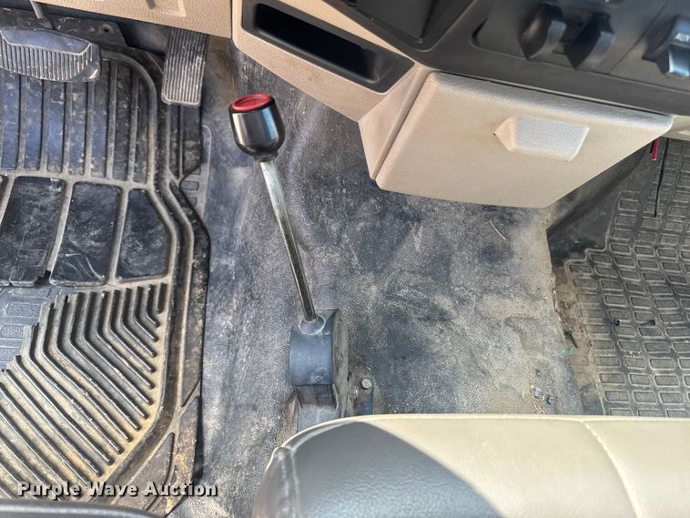 image for item FB5761 2009 Ford F450 Super Duty dump truck