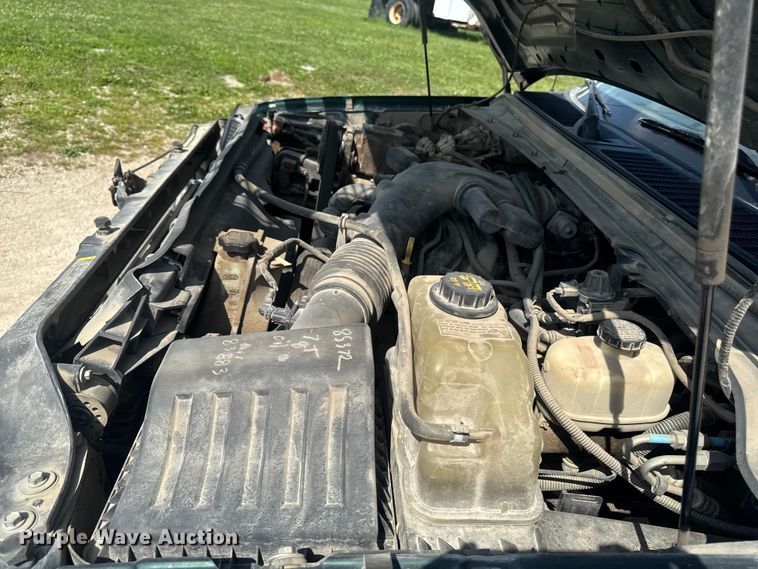 image for item FB5761 2009 Ford F450 Super Duty dump truck