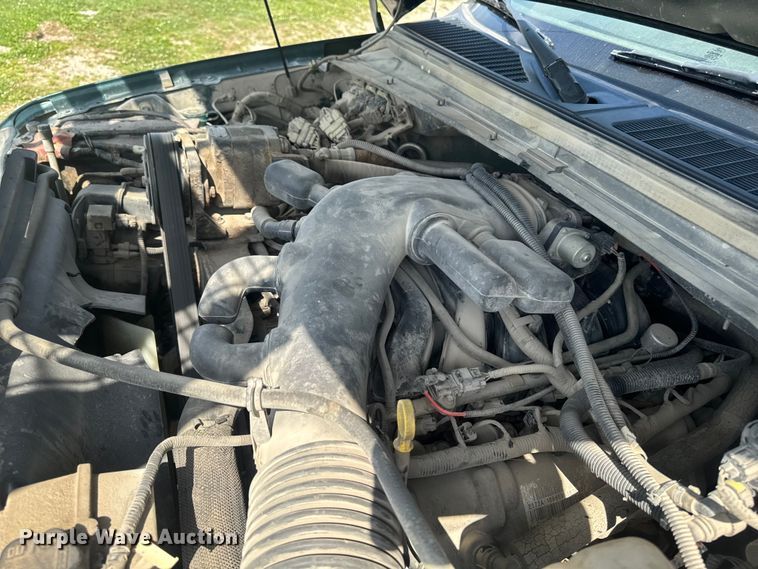 image for item FB5761 2009 Ford F450 Super Duty dump truck