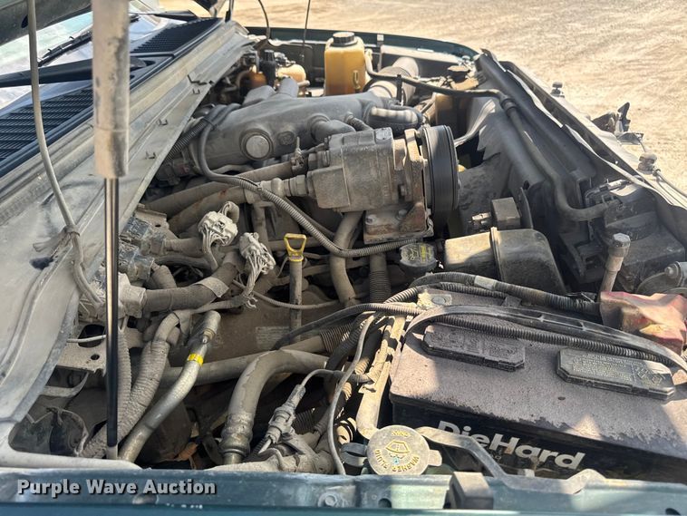 image for item FB5761 2009 Ford F450 Super Duty dump truck