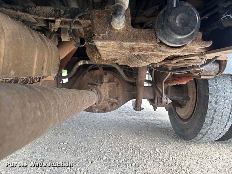 image for item FB5761 2009 Ford F450 Super Duty dump truck