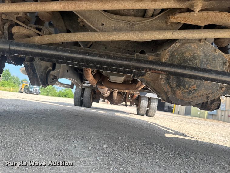 image for item FB5761 2009 Ford F450 Super Duty dump truck