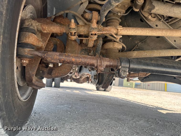 image for item FB5761 2009 Ford F450 Super Duty dump truck