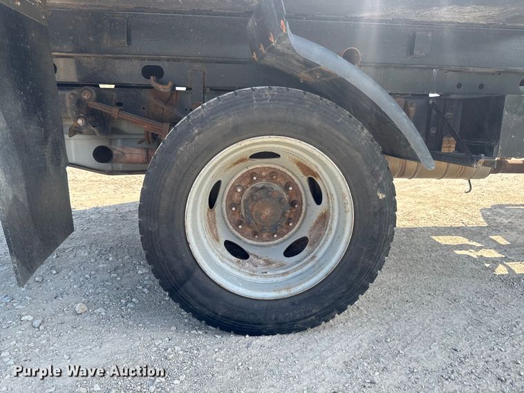 image for item FB5761 2009 Ford F450 Super Duty dump truck