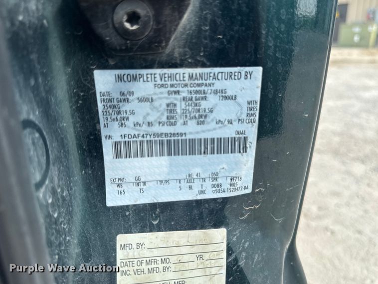 image for item FB5761 2009 Ford F450 Super Duty dump truck