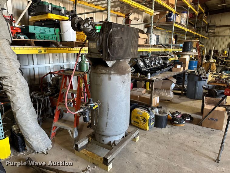 image for item FB5771 Ingersoll Rand 30T air compressor