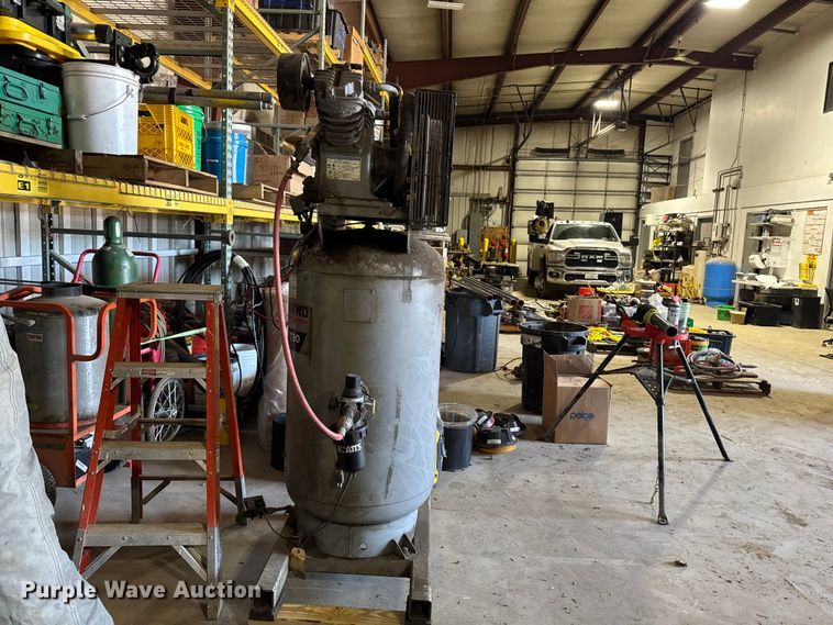 image for item FB5771 Ingersoll Rand 30T air compressor