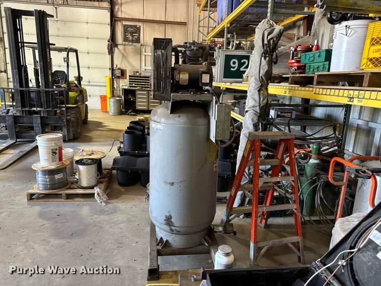 image for item FB5771 Ingersoll Rand 30T air compressor
