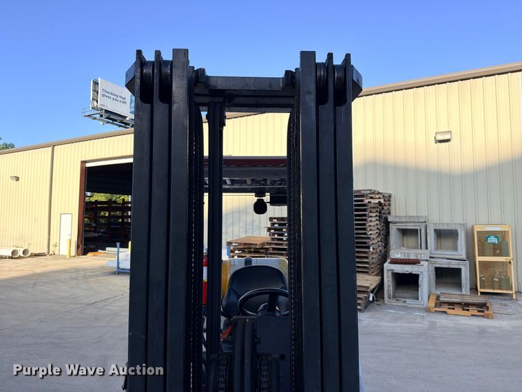 image for item FB8264 2018 UniCarriers CFS40 forklift
