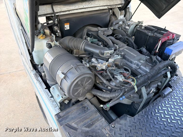 image for item FB8264 2018 UniCarriers CFS40 forklift