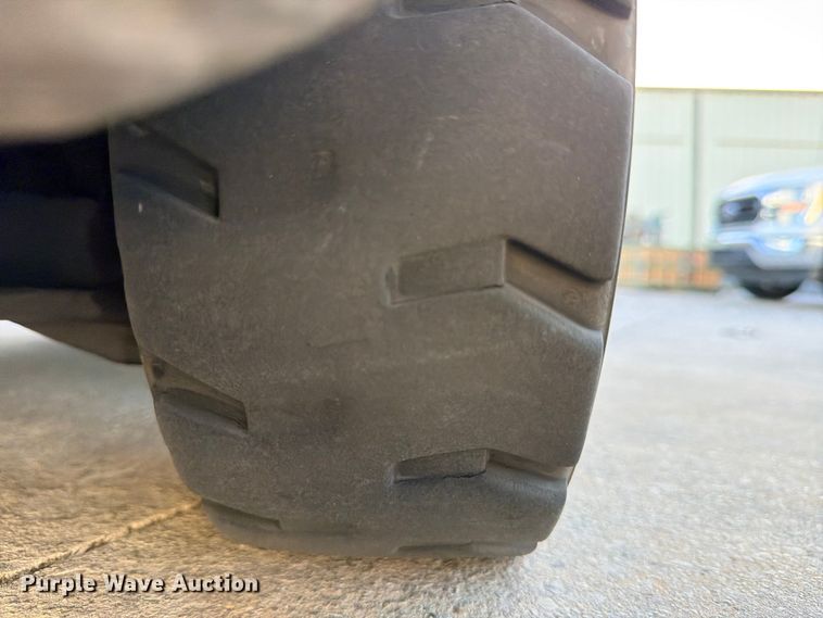 image for item FB8264 2018 UniCarriers CFS40 forklift