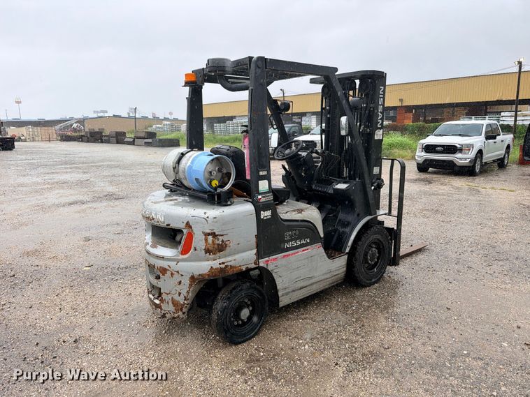 image for item FB8266 Nissan 50 forklift