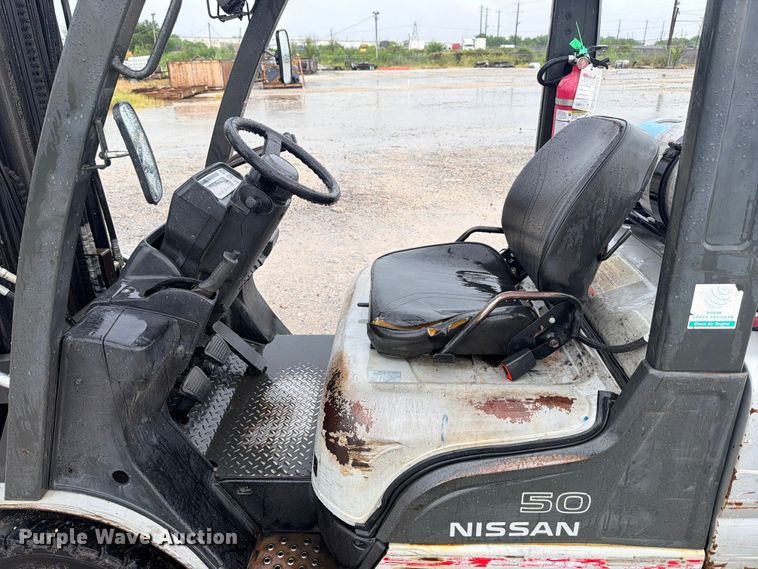 image for item FB8266 Nissan 50 forklift