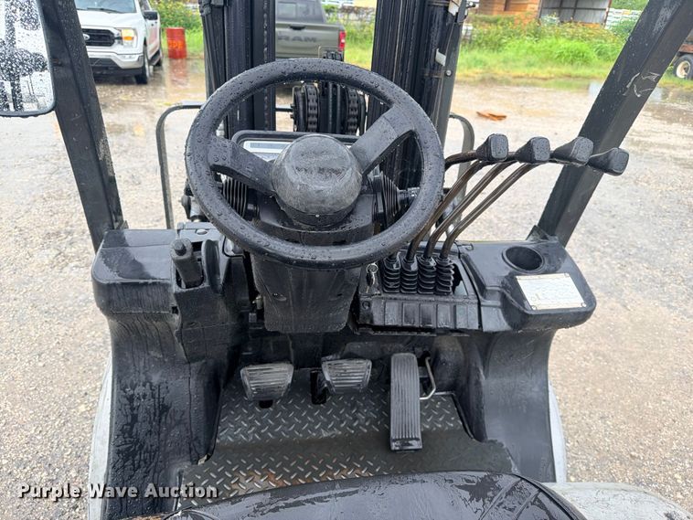 image for item FB8266 Nissan 50 forklift