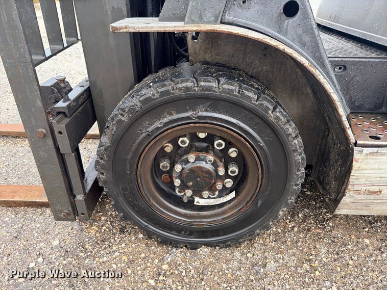 image for item FB8266 Nissan 50 forklift