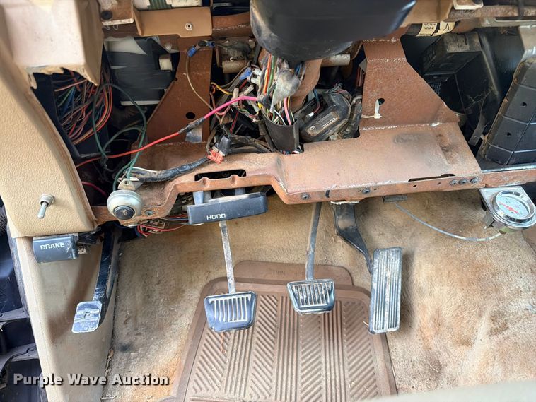 image for item FB8282 1997 Dodge Ram 3500 Ext. Cab flatbed pickup truck