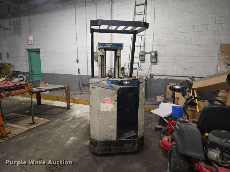 image for item FC0967 Crown 308RCTT-S forklift