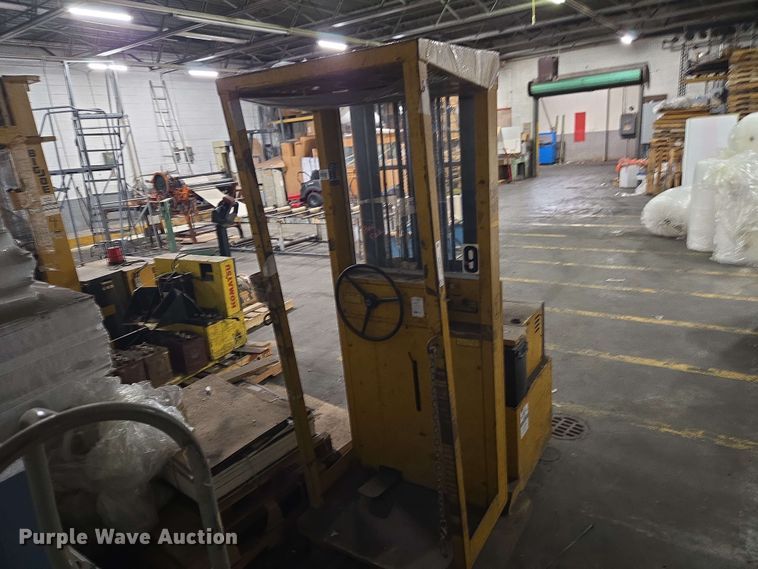 image for item FC0970 BIG JOE SSCM 20-130 order picker