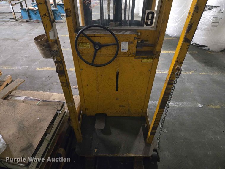 image for item FC0970 BIG JOE SSCM 20-130 order picker