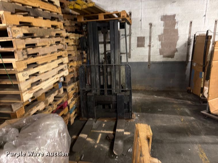 image for item FC0971 forklift