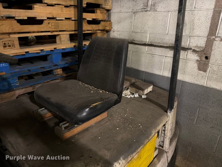image for item FC0971 forklift