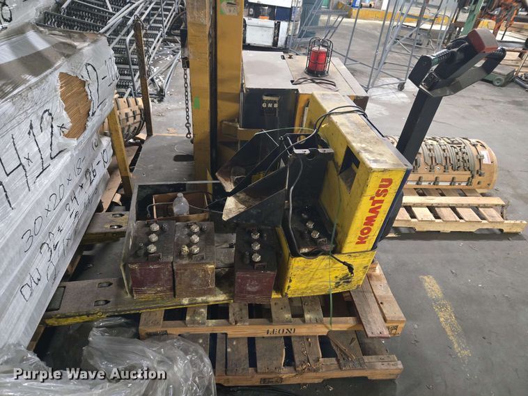 image for item FC0972 Komatsu pallet jack