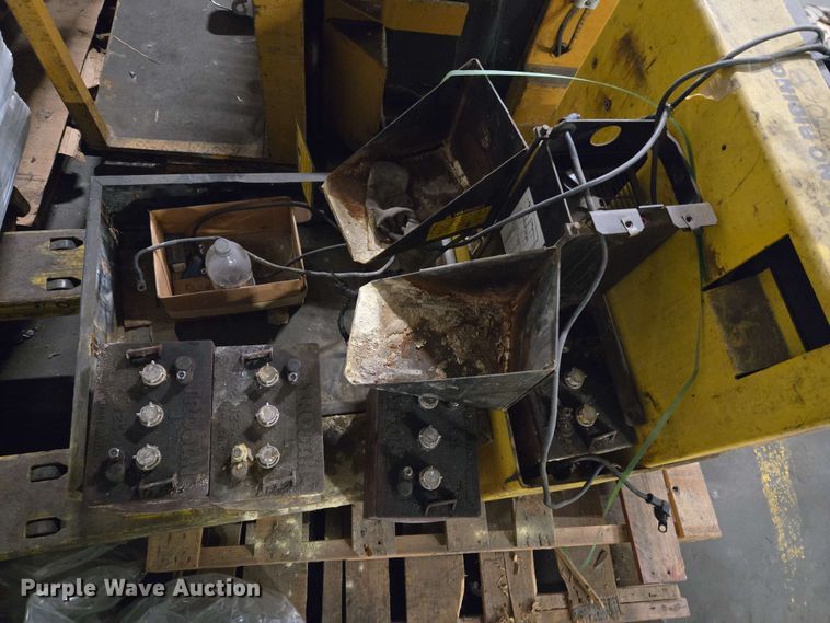 image for item FC0972 Komatsu pallet jack