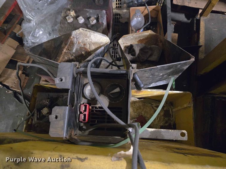 image for item FC0972 Komatsu pallet jack