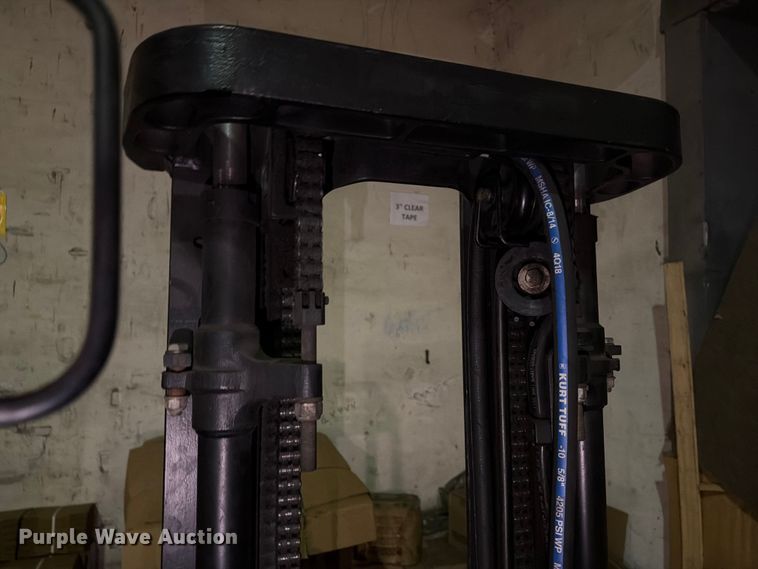 image for item FC0977 Yale GLC030AFNUAE08Z forklift