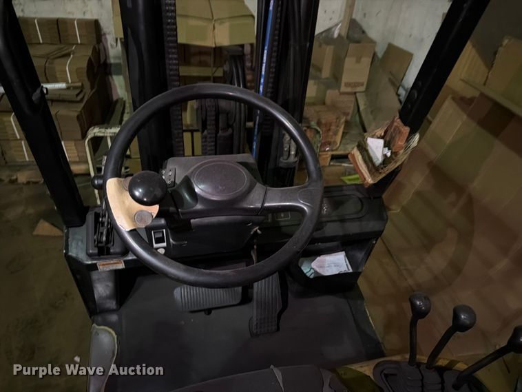 image for item FC0977 Yale GLC030AFNUAE08Z forklift