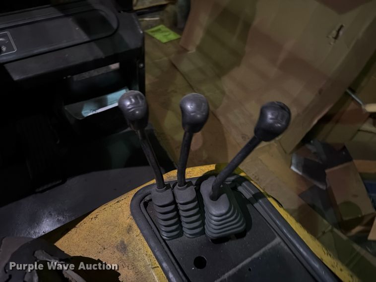 image for item FC0977 Yale GLC030AFNUAE08Z forklift