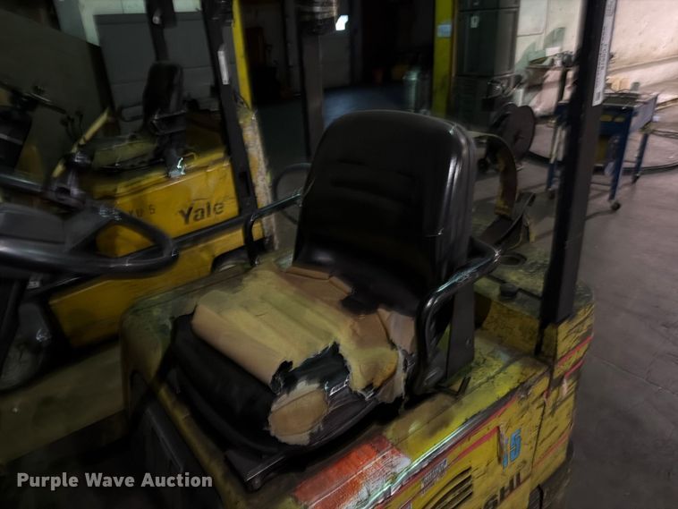 image for item FC0978 Mitsubishi FFC15 forklift