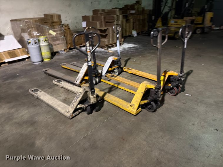 image for item FC0979 (5) pallet jacks