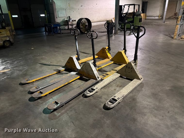 image for item FC0979 (5) pallet jacks