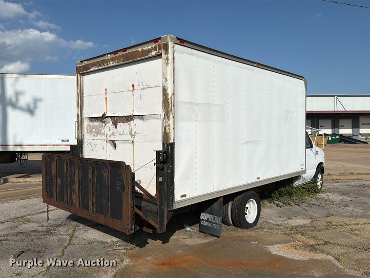 image for item FC0981 1997 Ford E350 box truck