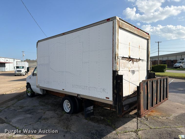 image for item FC0981 1997 Ford E350 box truck