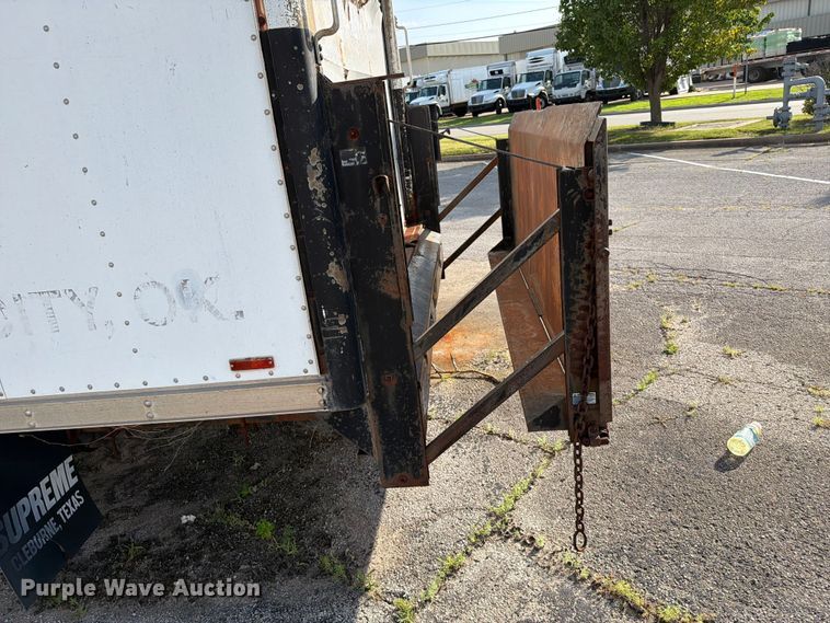 image for item FC0981 1997 Ford E350 box truck