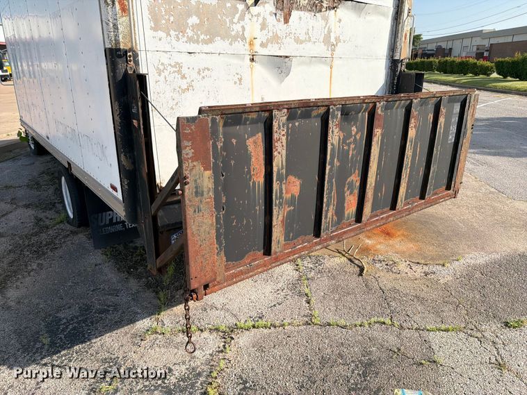image for item FC0981 1997 Ford E350 box truck