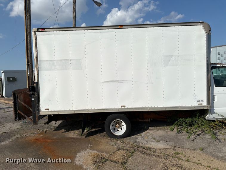 image for item FC0981 1997 Ford E350 box truck