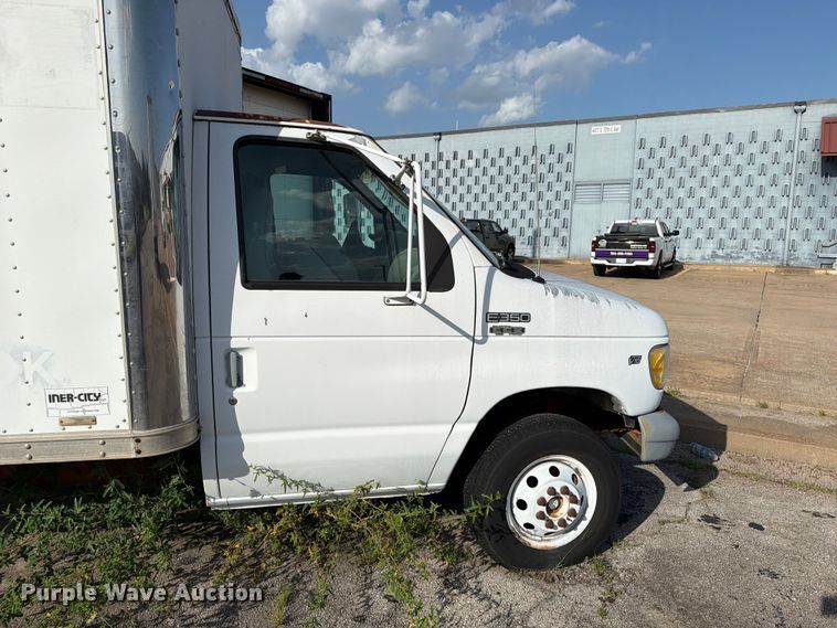 image for item FC0981 1997 Ford E350 box truck