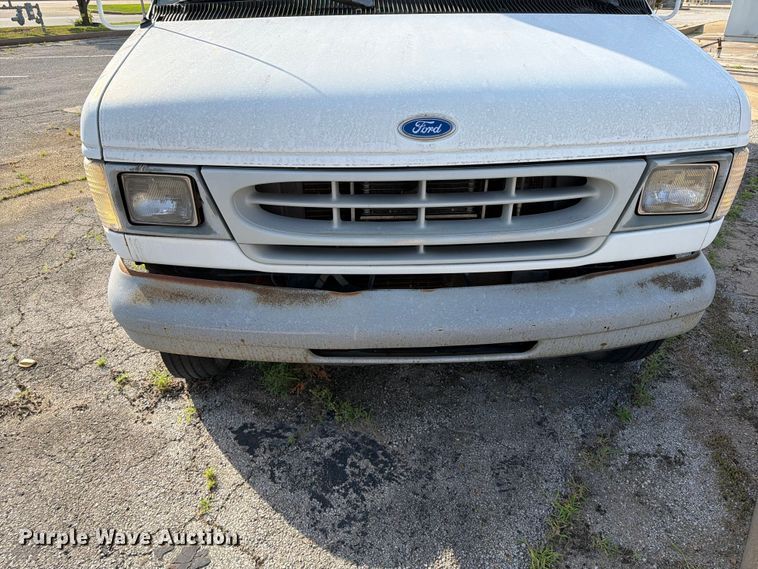 image for item FC0981 1997 Ford E350 box truck