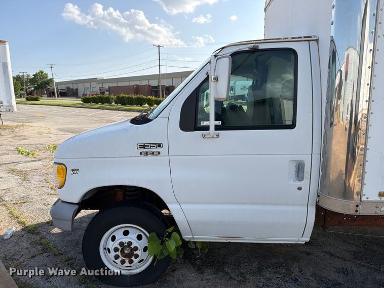 image for item FC0981 1997 Ford E350 box truck