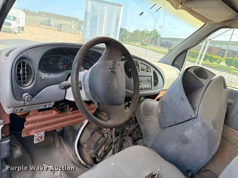 image for item FC0981 1997 Ford E350 box truck