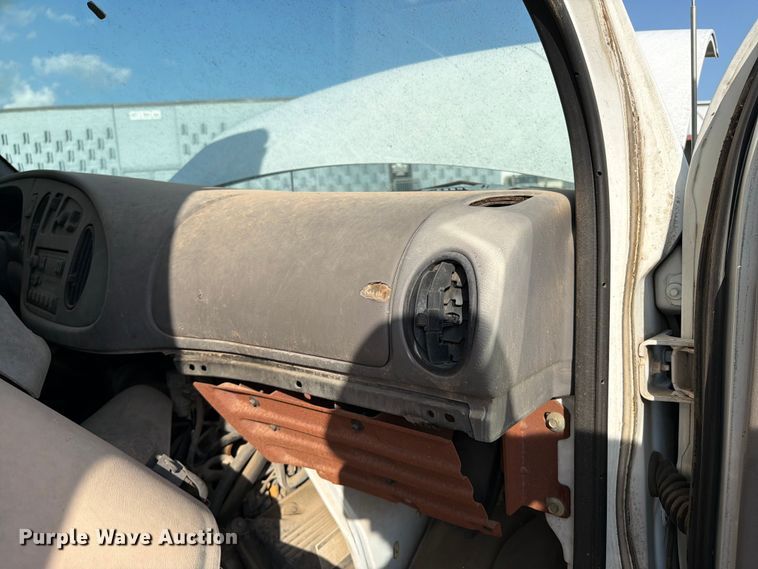 image for item FC0981 1997 Ford E350 box truck