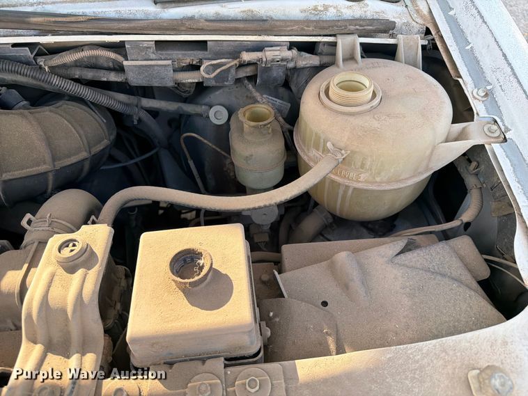 image for item FC0981 1997 Ford E350 box truck
